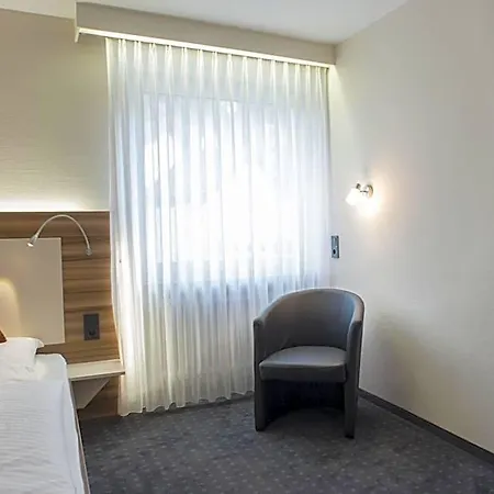 Kögel Hotel *