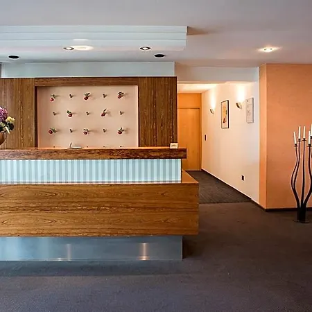 Kögel Hotel *