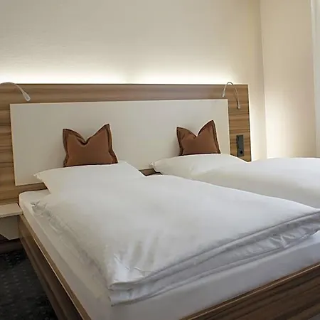 Kögel Hotel *